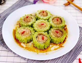 三七怎么吃：三七粉三七花苦瓜釀肉，原來苦也是種美味